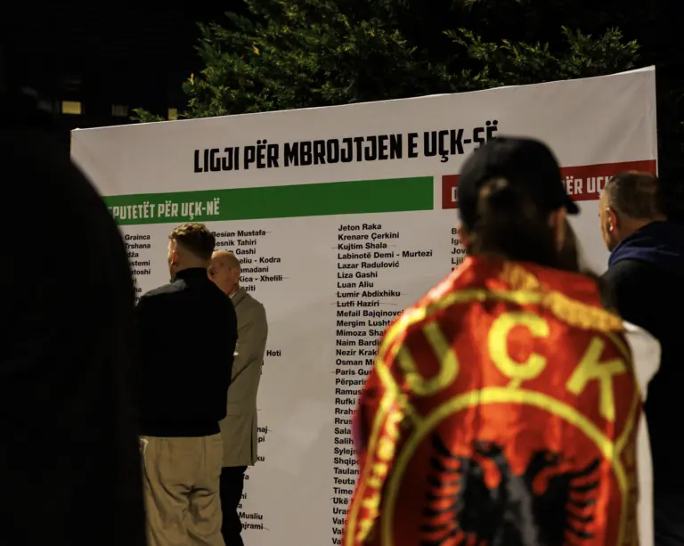OVL-UÇK paralajmëron protesta nëse zvarritet ligji për Specialen