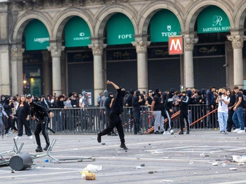 Milano, protesta kundër shtrenjtimit përfundon në përplasje me policinë