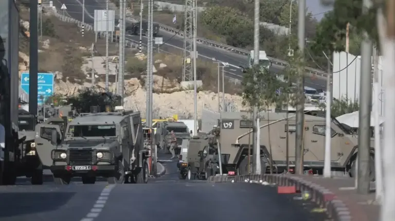 Netanyahu urdhëron bllokimin e Hebronit pas vrasjes së dy ushtarëve