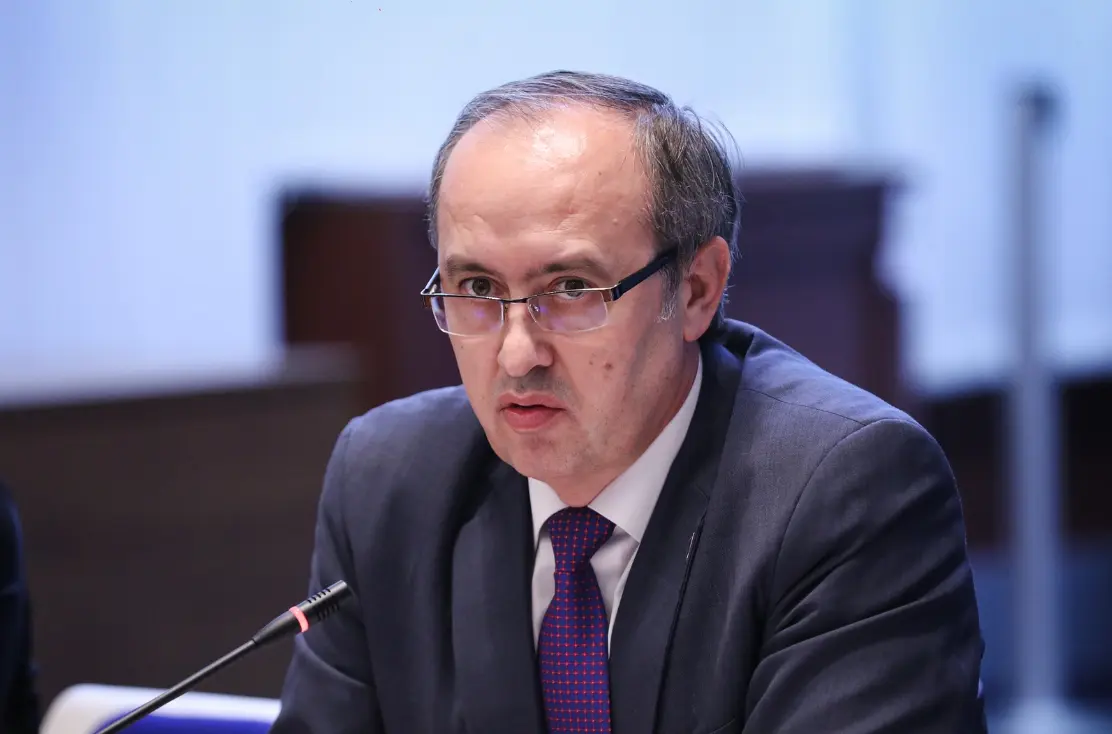 Hoti mbledh nënshkrime kundër dekretimit të Nurbojës në BQK